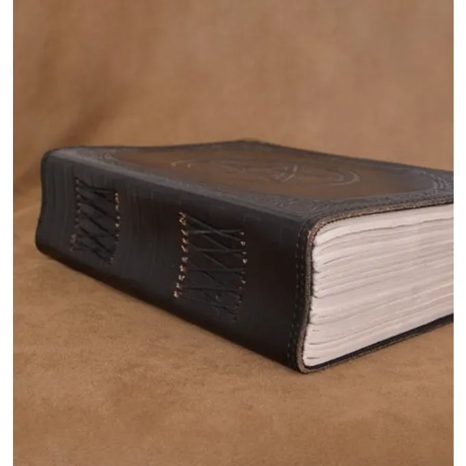 Schwarzes Lederbuch Mit Pentagramm 2 Schwarzes Lederbuch Mit Pentagramm – Bild 2
